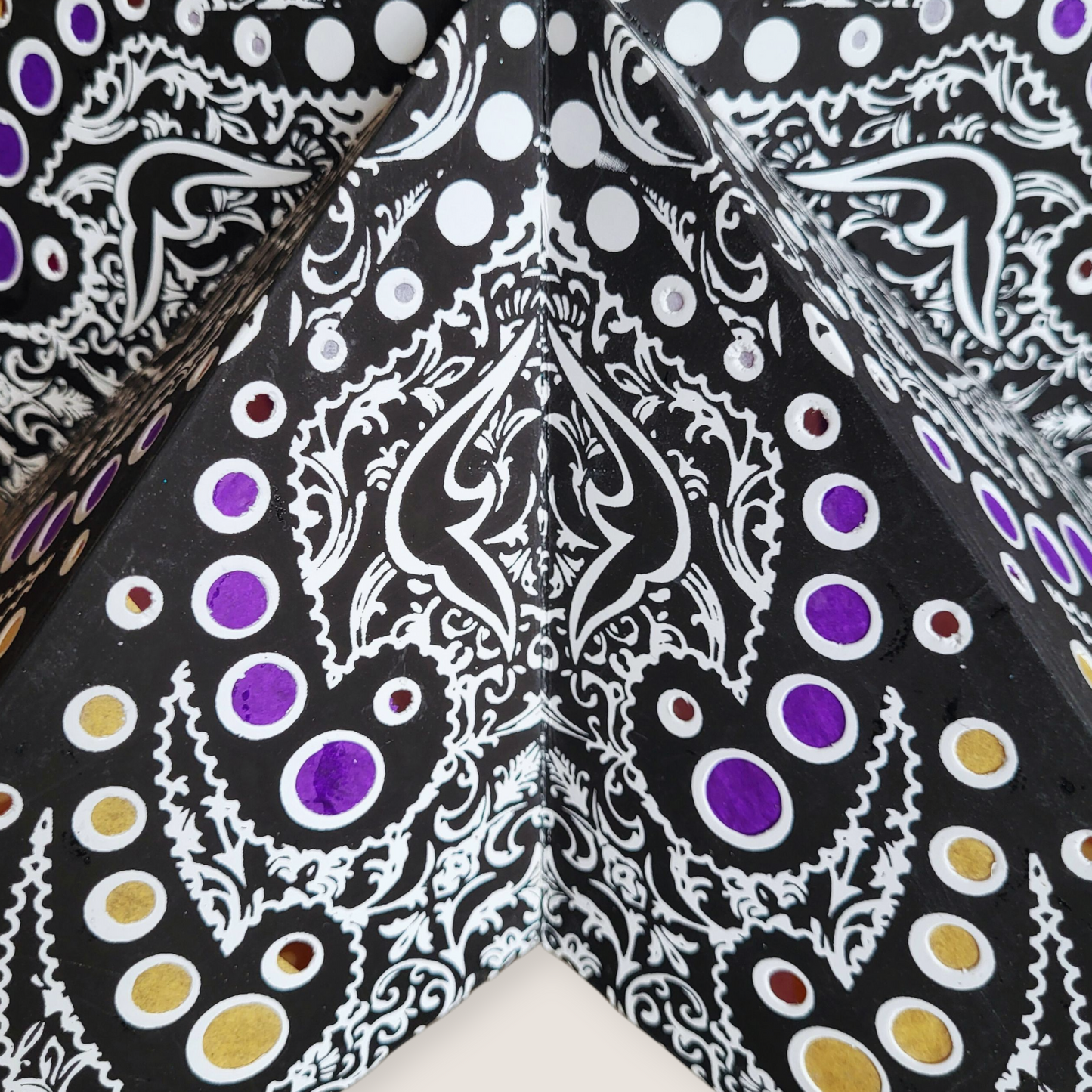 Papieren Ster Zwart met kleurtjes